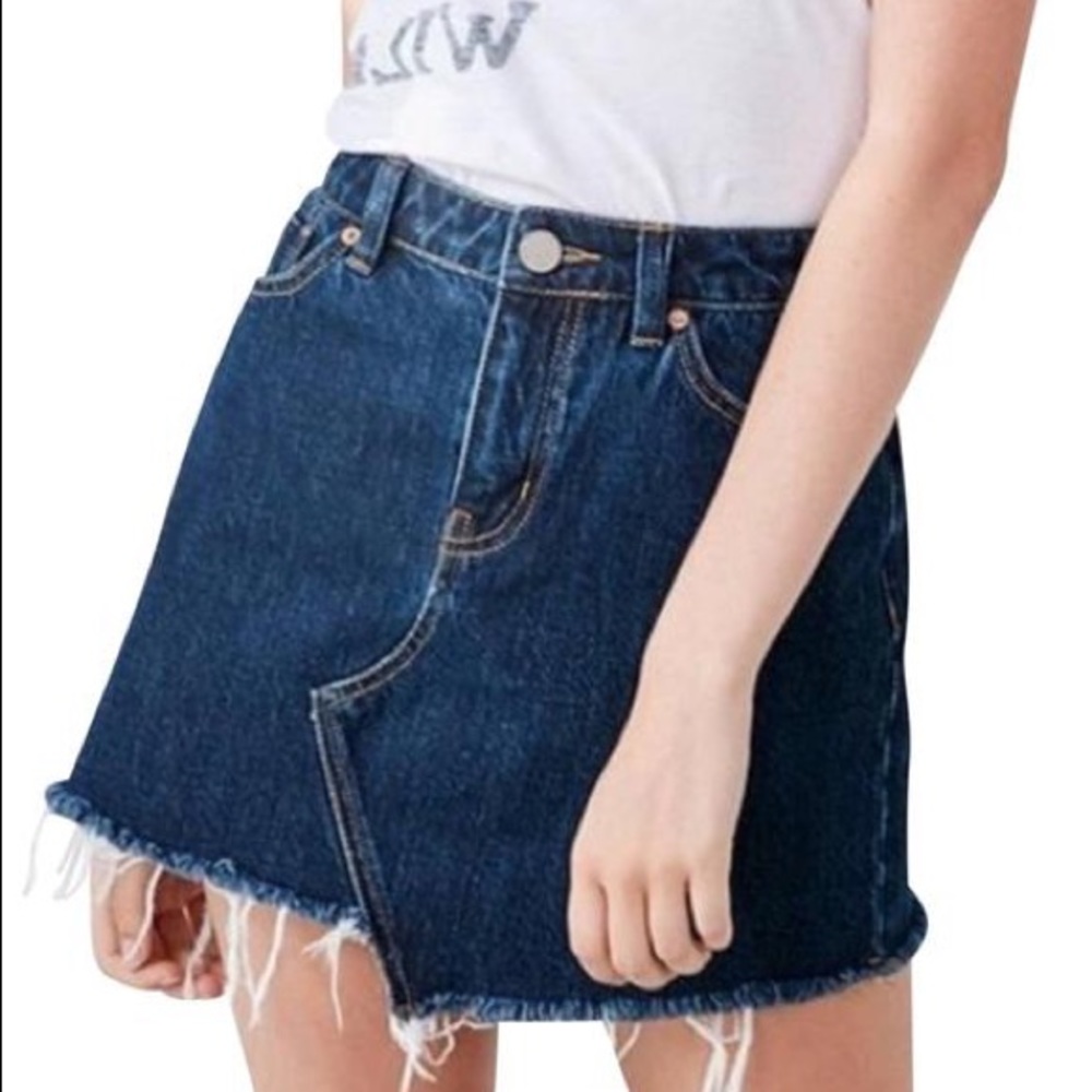 Dark wash BDG jean skirt!
